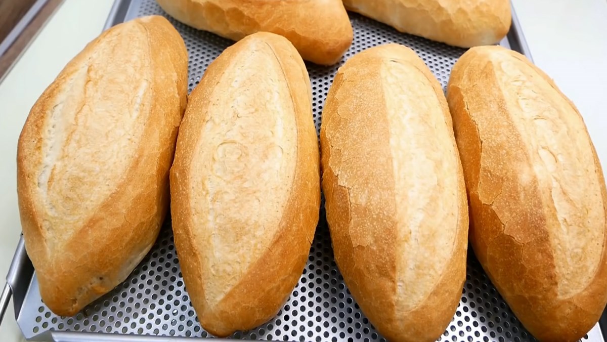 Lò làm bánh mì 8 khay đáp ứng năng suất ra sao?