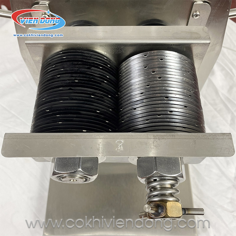 Máy thái thịt lợn tươi sống