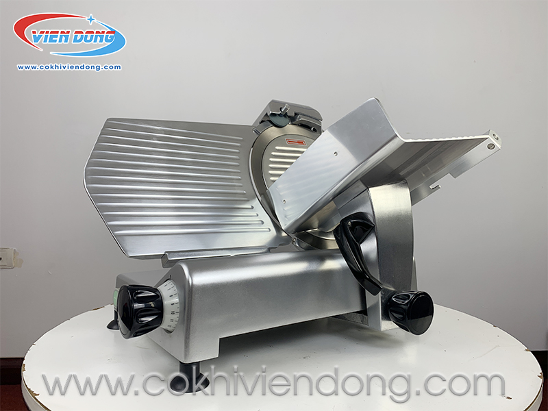 giá máy cắt thịt